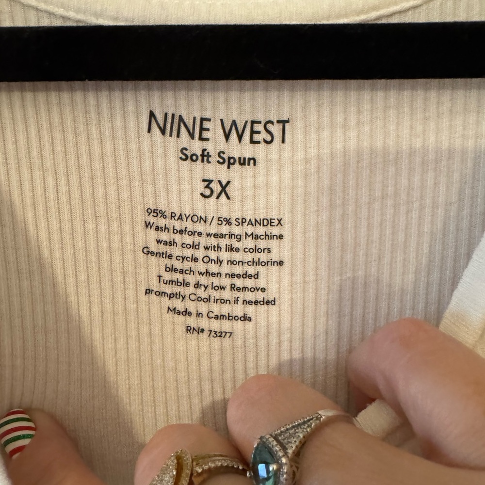 White Ribbed Shirt - Picture 2 of 2